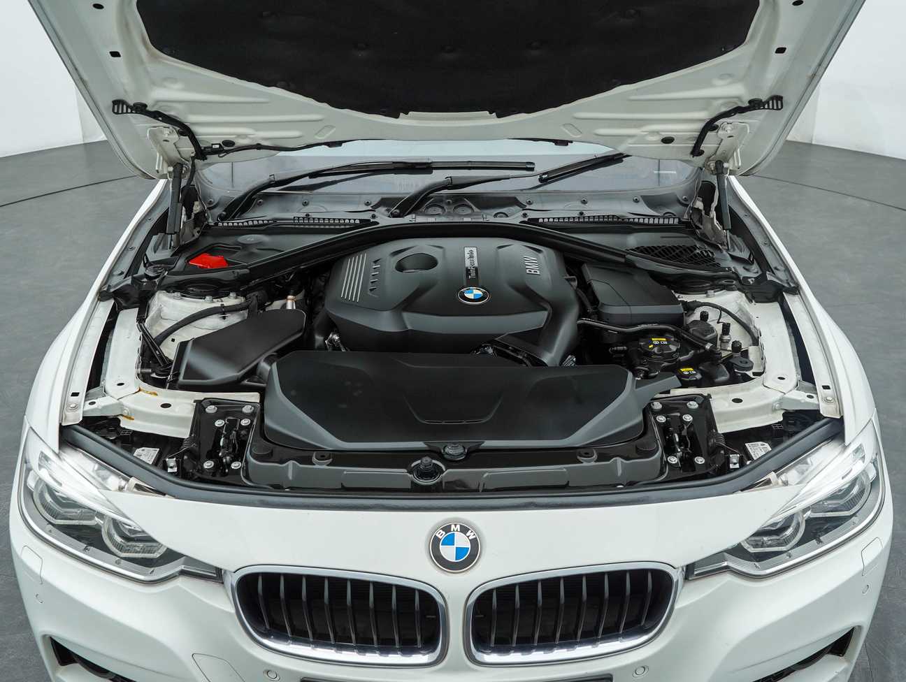 terpakai 2015 BMW 320i M Sport 2.0