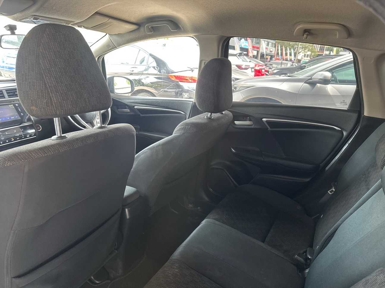 used 2015 Honda Jazz V 1.5