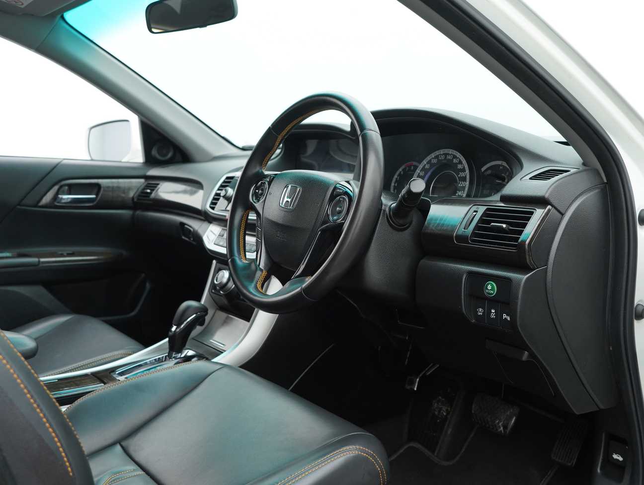 used 2015 Honda Accord VTi-L 2.0