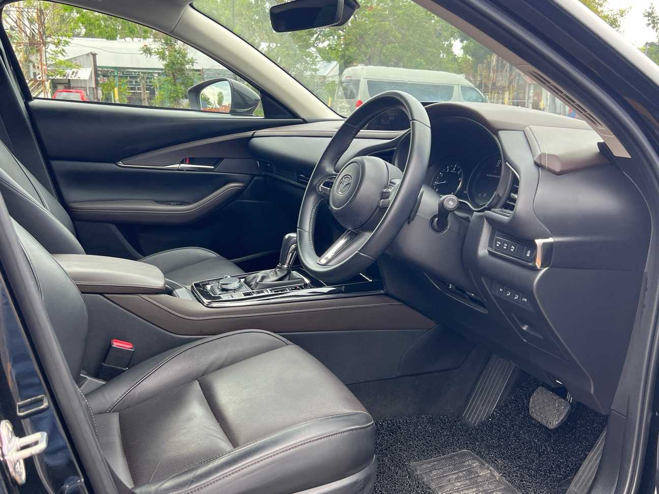 terpakai 2023 Mazda CX-30 SKYACTIV-G High Plus 2.0