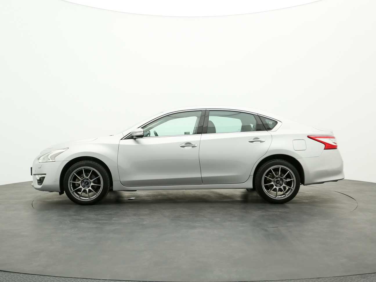 terpakai 2014 Nissan TEANA XV 2.5