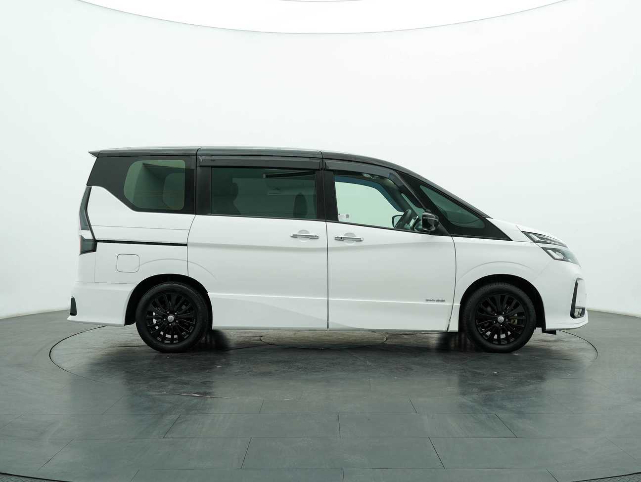 used 2022 Nissan Serena S-Hybrid High-Way Star Premium 2.0