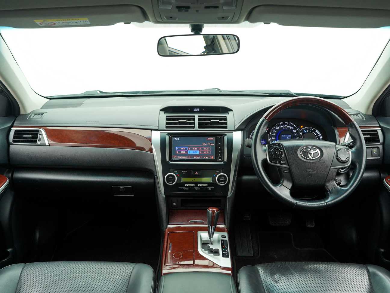 used 2014 Toyota Camry V 2.5