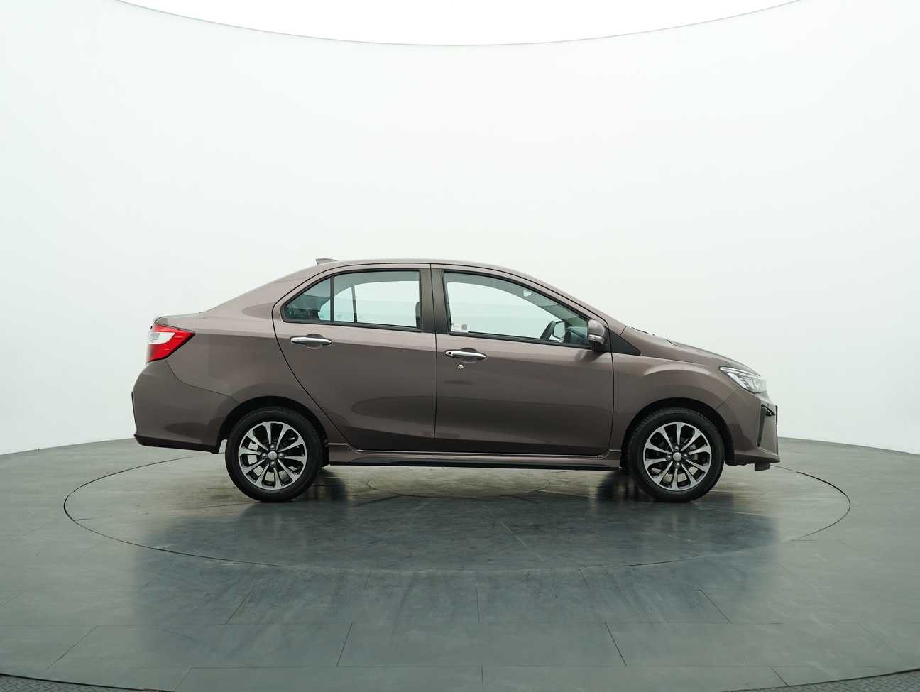 terpakai 2022 Perodua Bezza Advance 1.3