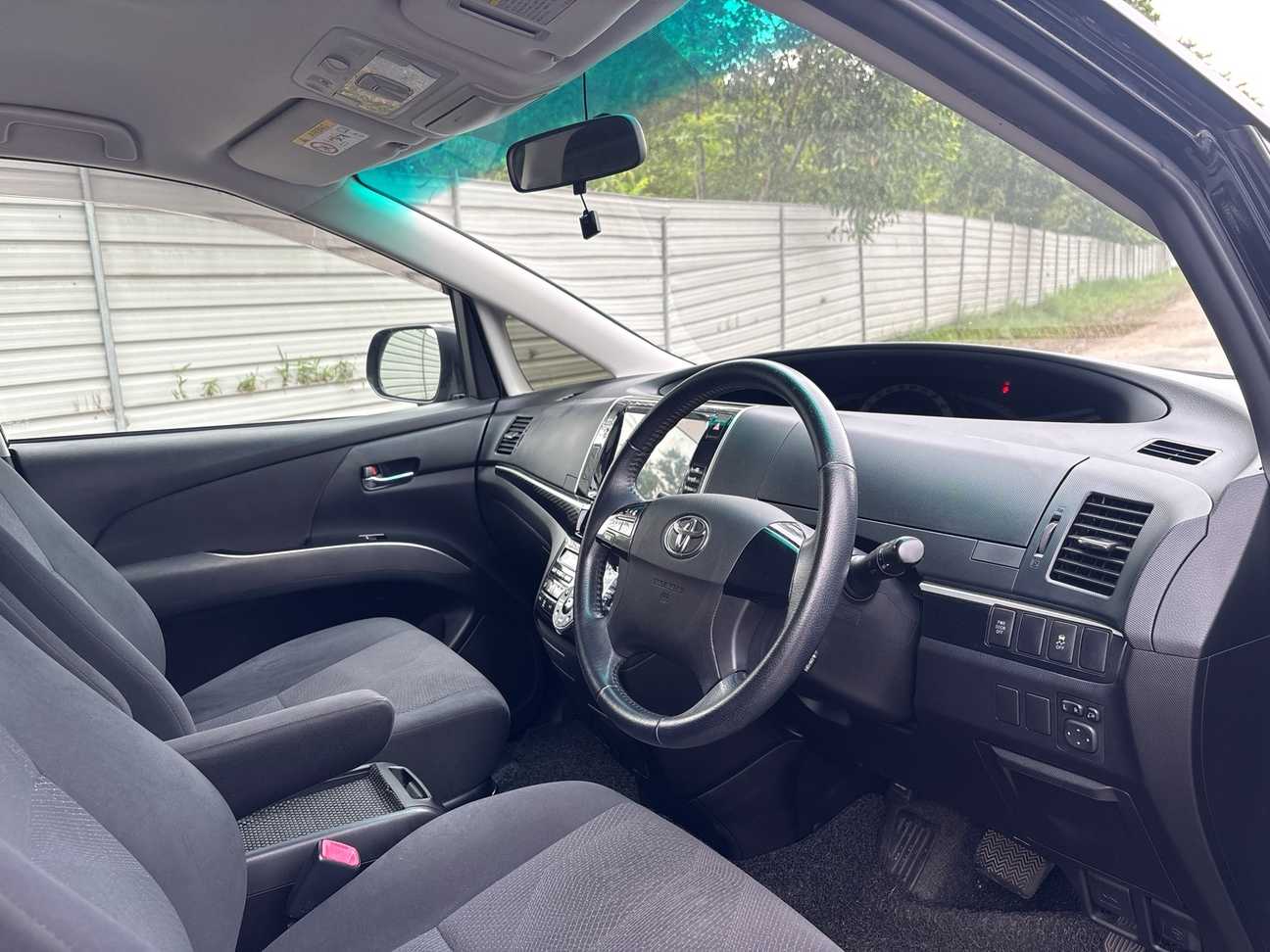 used 2015 Toyota Estima Aeras 2.4