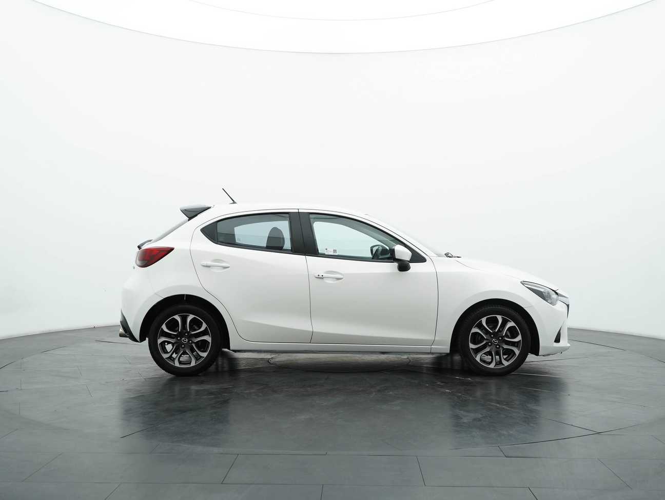 terpakai 2017 Mazda 2 SKYACTIV-G (Halogen Headlight) 1.5