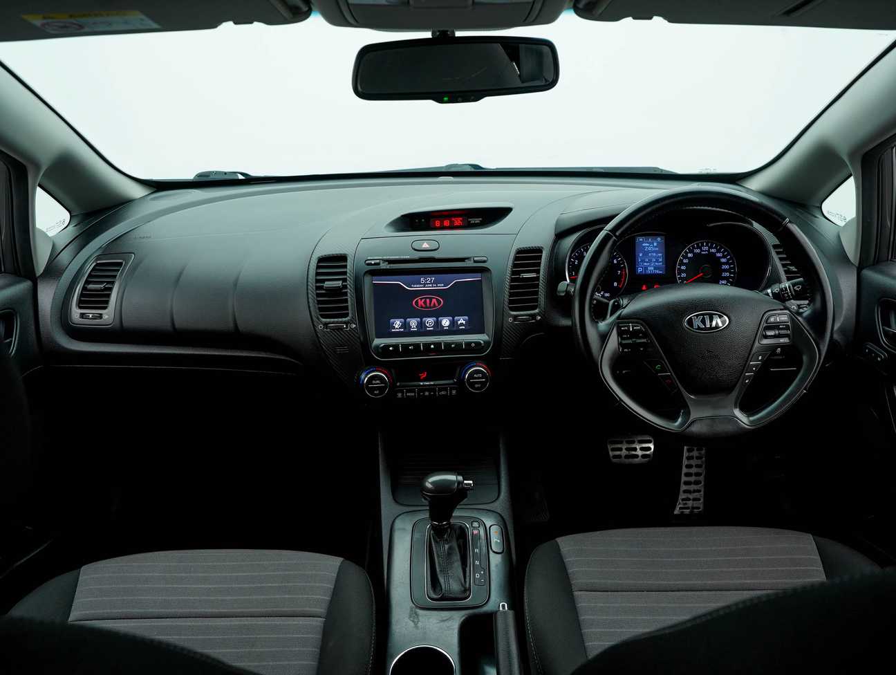 terpakai 2014 Kia Cerato  1.6