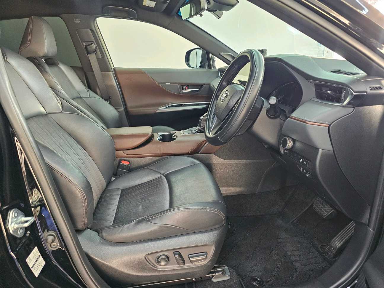 used 2020 Toyota Harrier  2.0