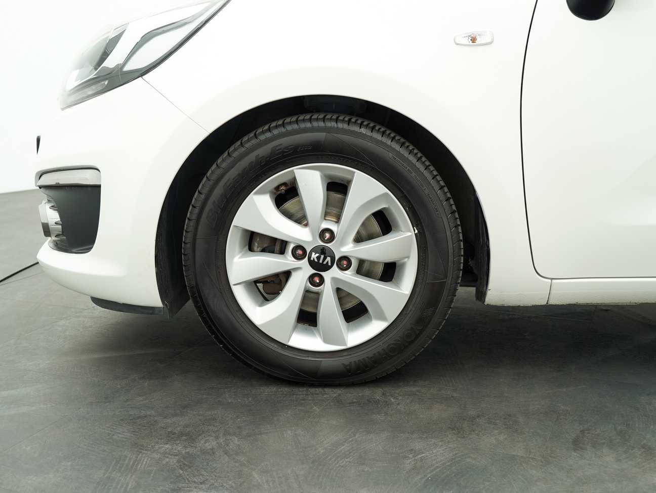 terpakai 2016 Kia Rio EX 1.4