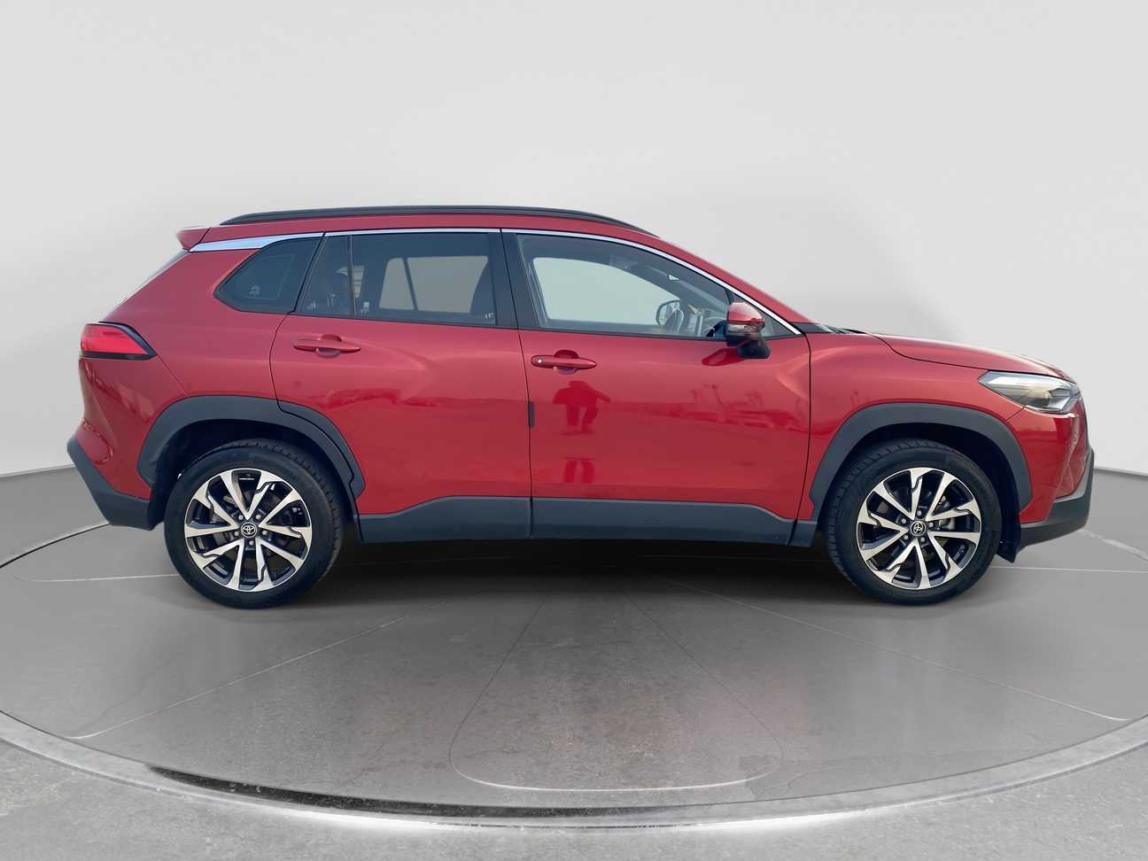 used 2022 Toyota Corolla Cross V 1.8