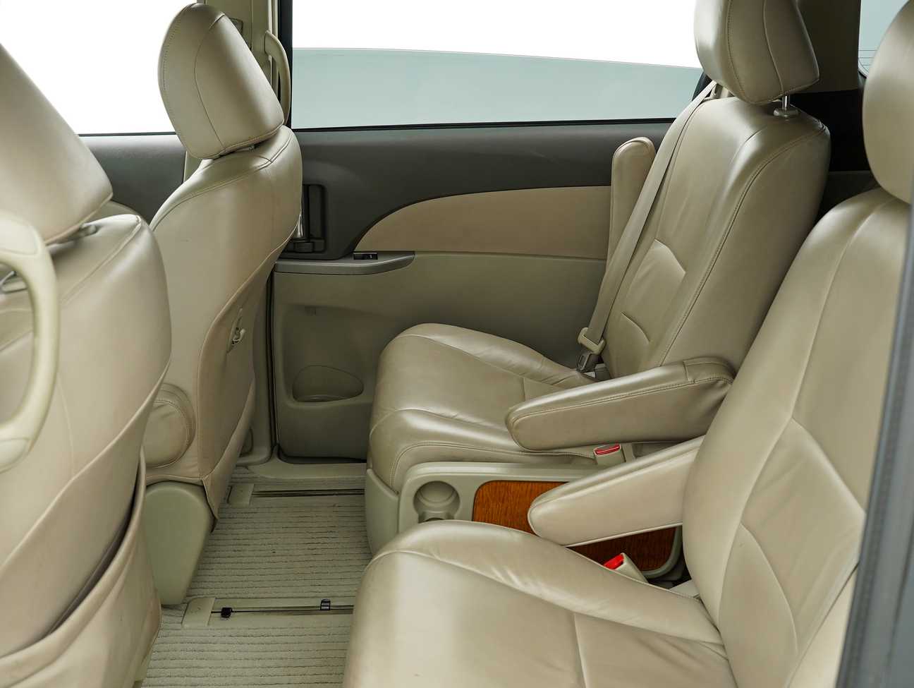 used 2009 Toyota Estima Aeras 2.4