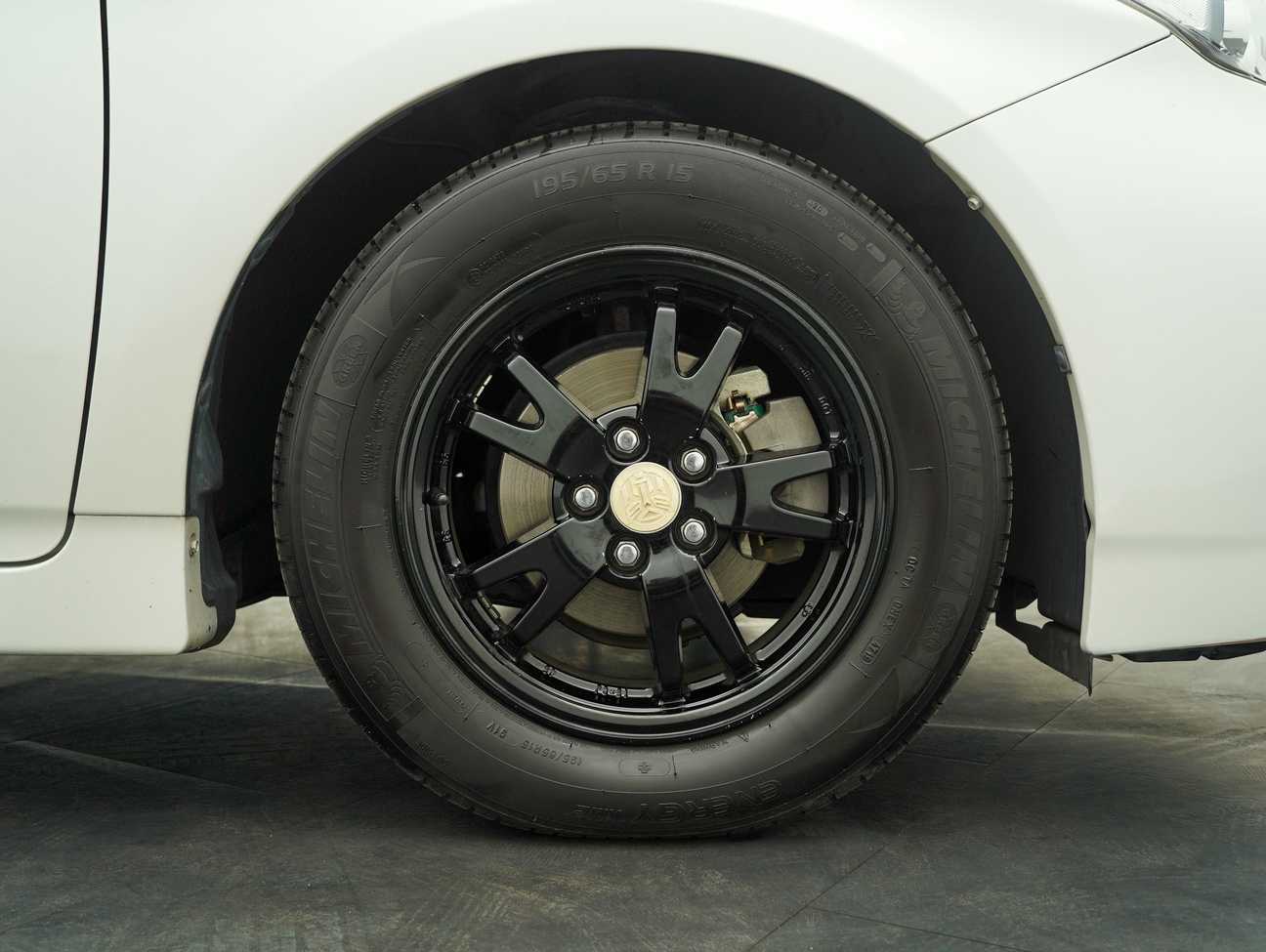 used 2013 Toyota Prius Luxury 1.8