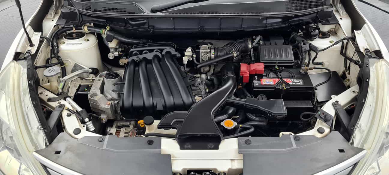 used 2016 Nissan GRAND LIVINA COMFORT 1.6