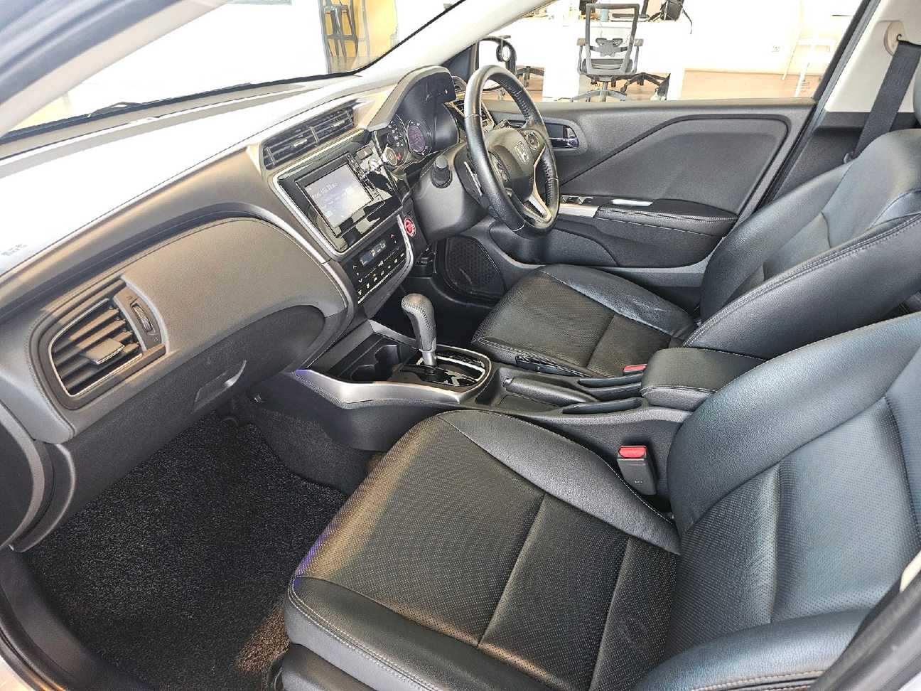 used 2018 Honda City V 1.5