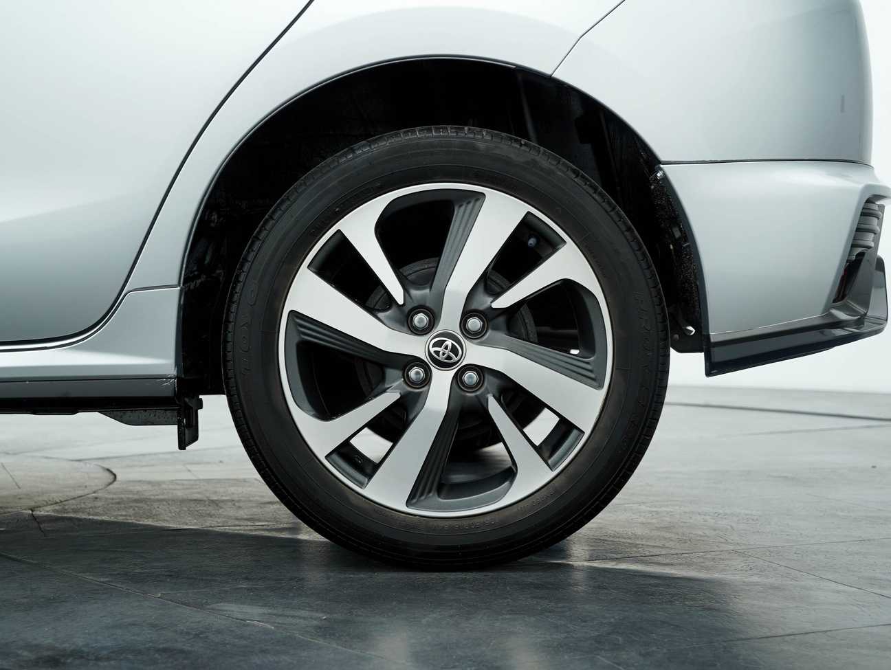 used 2021 Toyota Yaris E 1.5