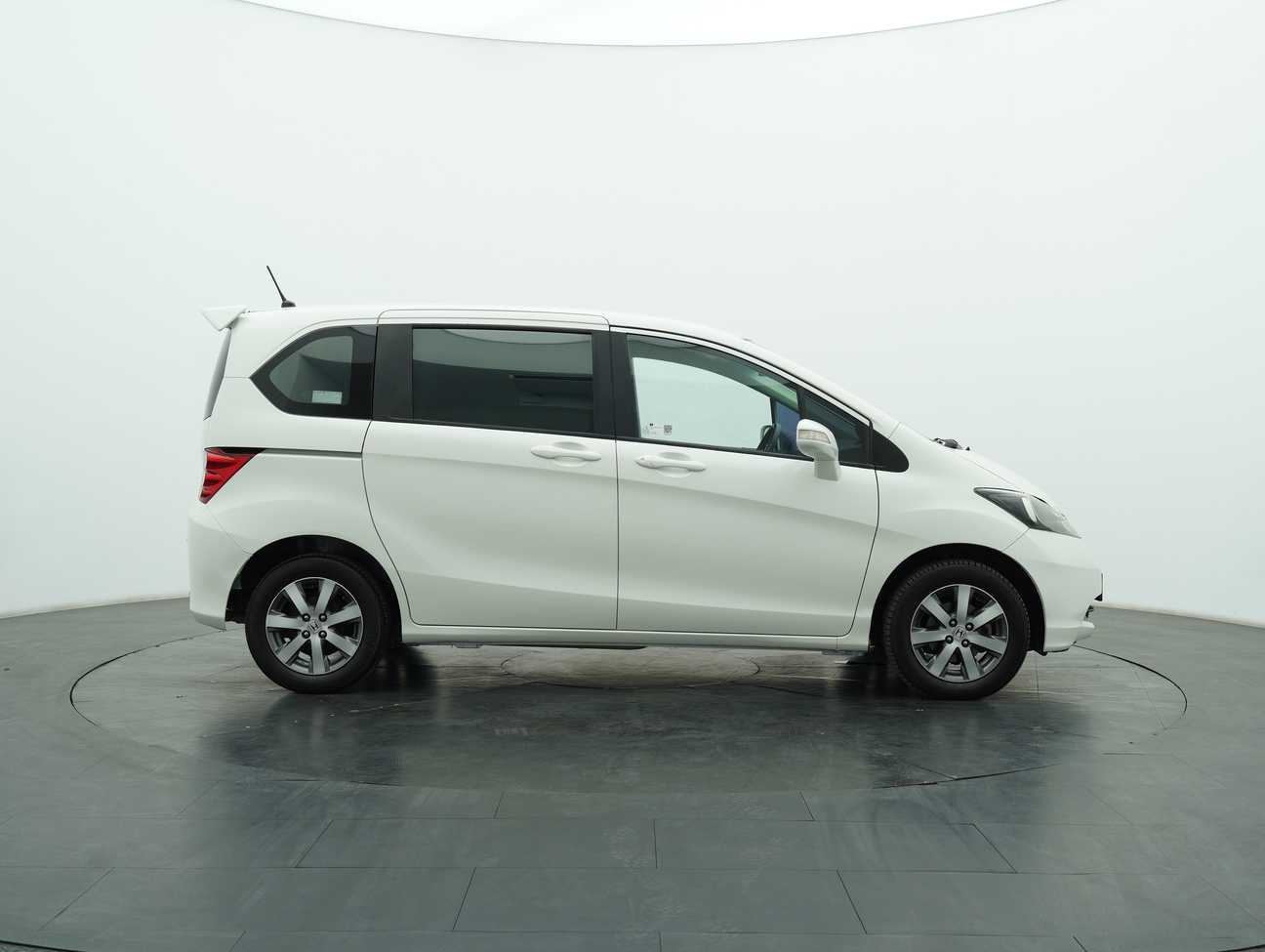 used 2011 Honda Freed E 1.5
