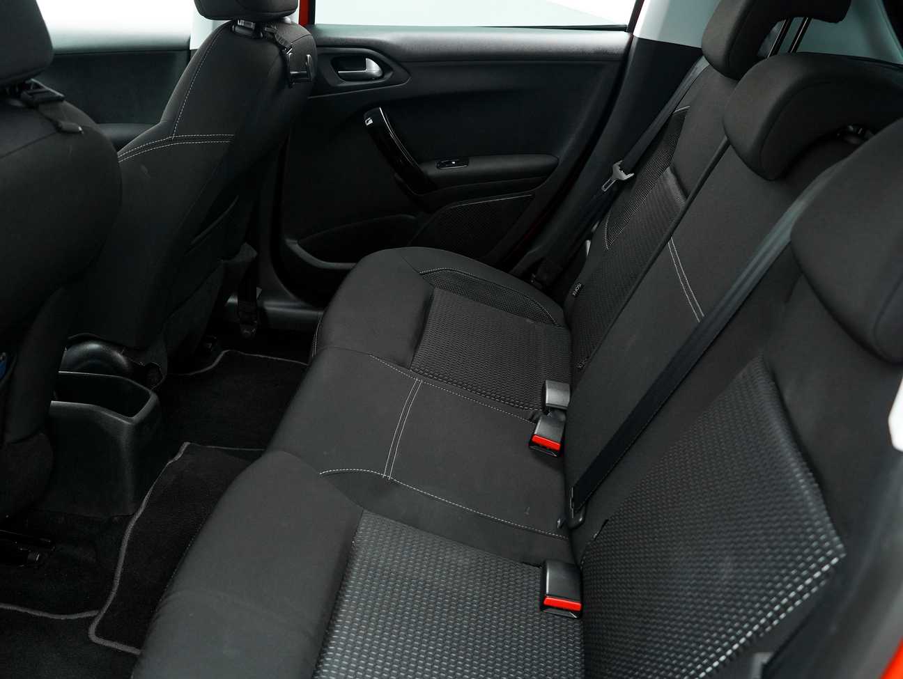 terpakai 2019 Peugeot 208 PureTech 1.2