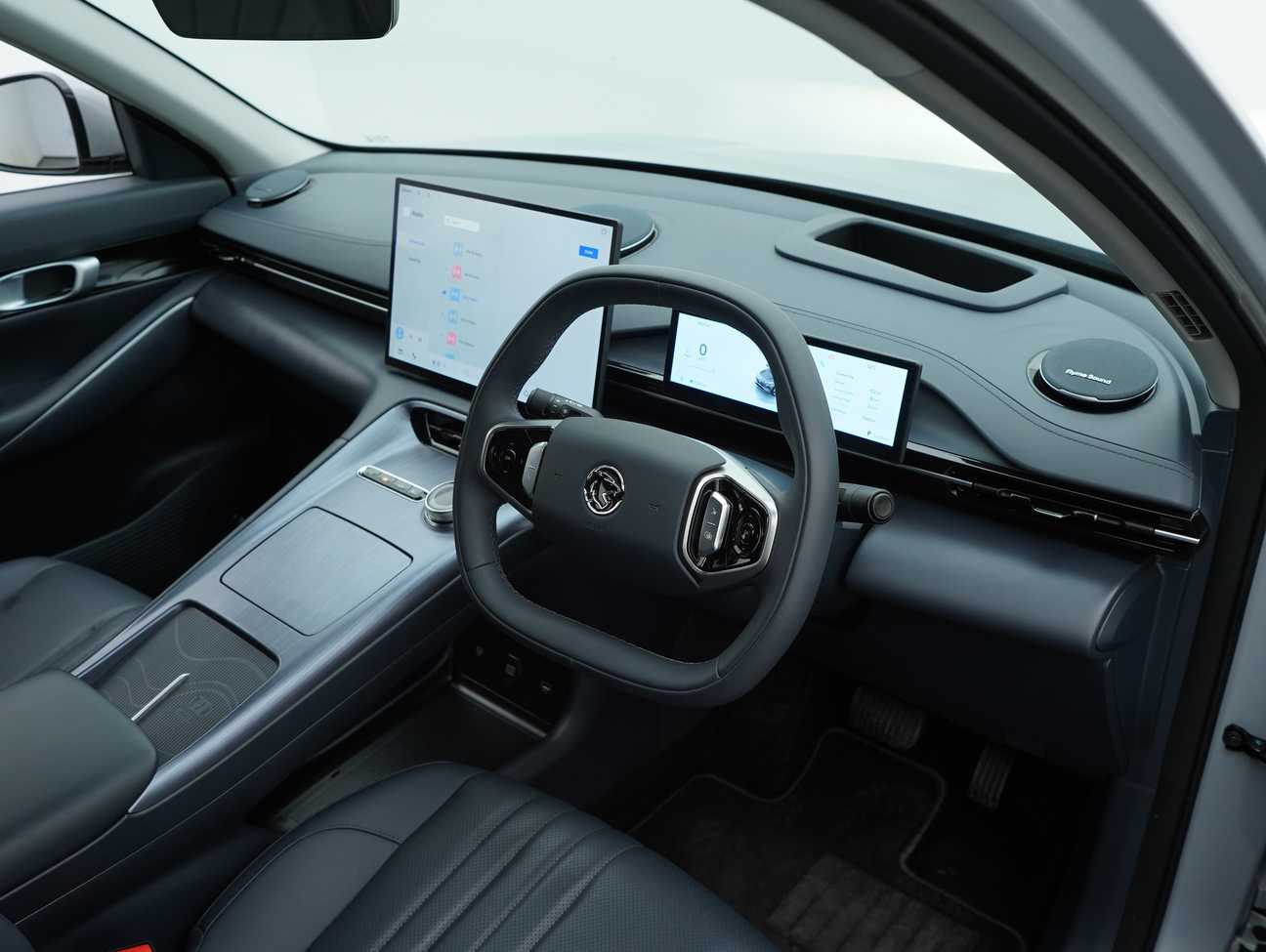 used 2025 Proton e.MAS 7 Premium 