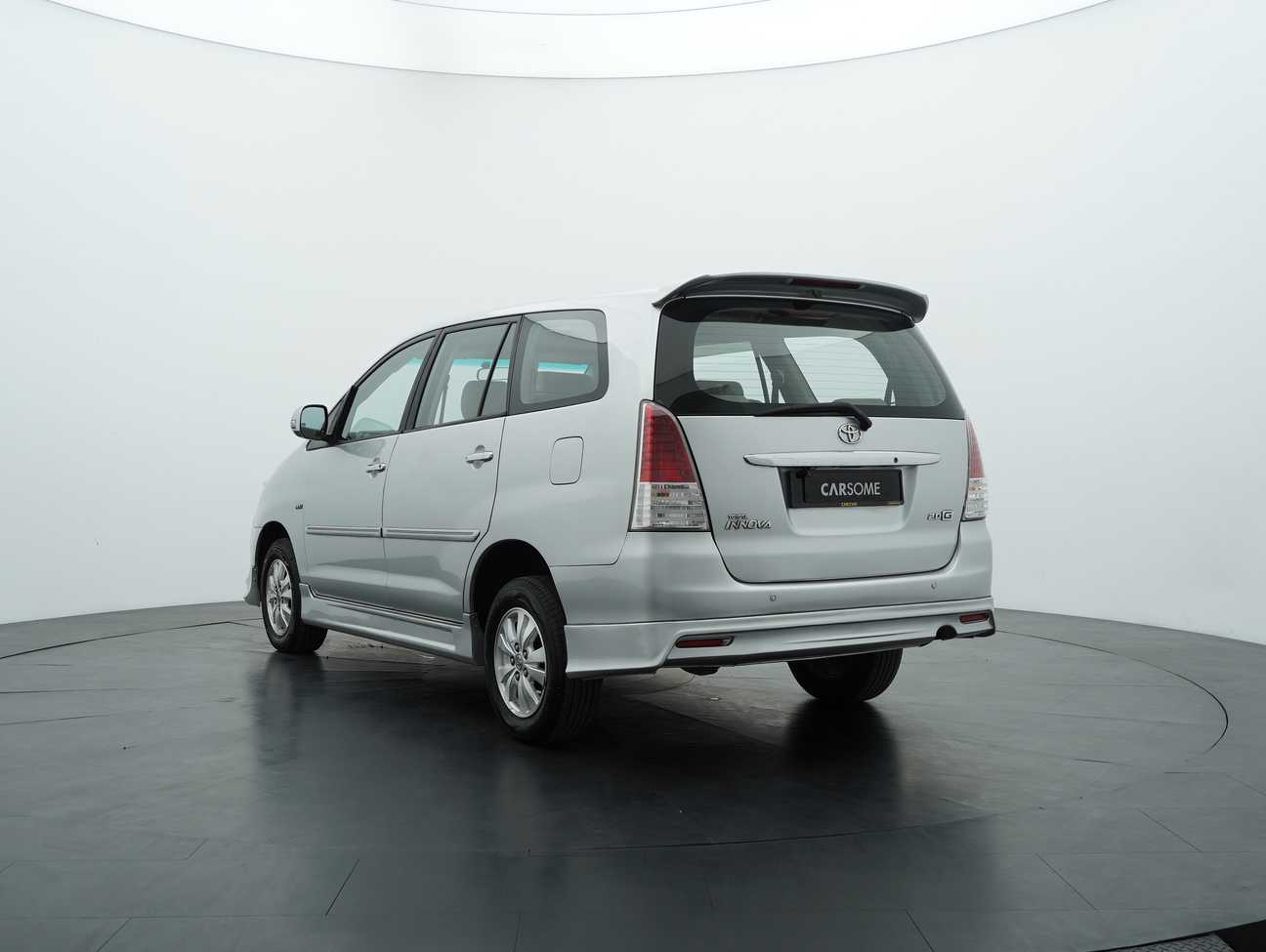 terpakai 2010 Toyota Innova G 2.0