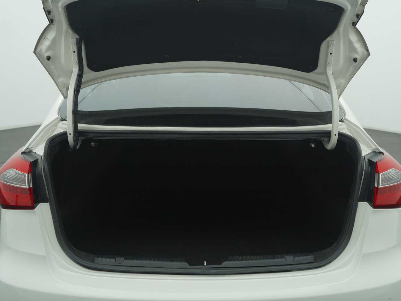 terpakai 2014 Kia Cerato  2.0