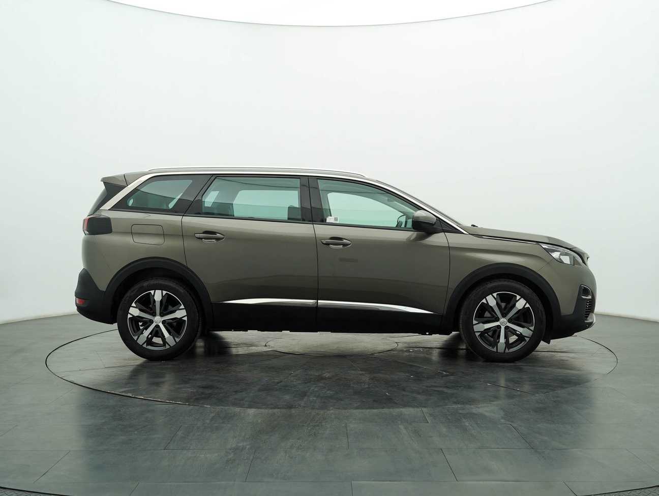 used 2018 Peugeot 5008  1.6