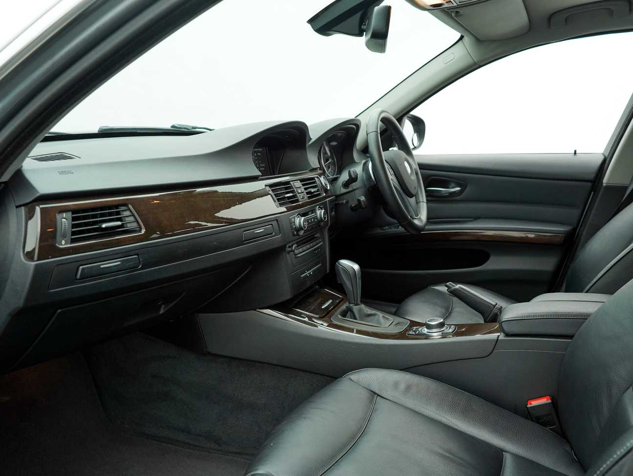 used 2010 BMW 323i  2.5