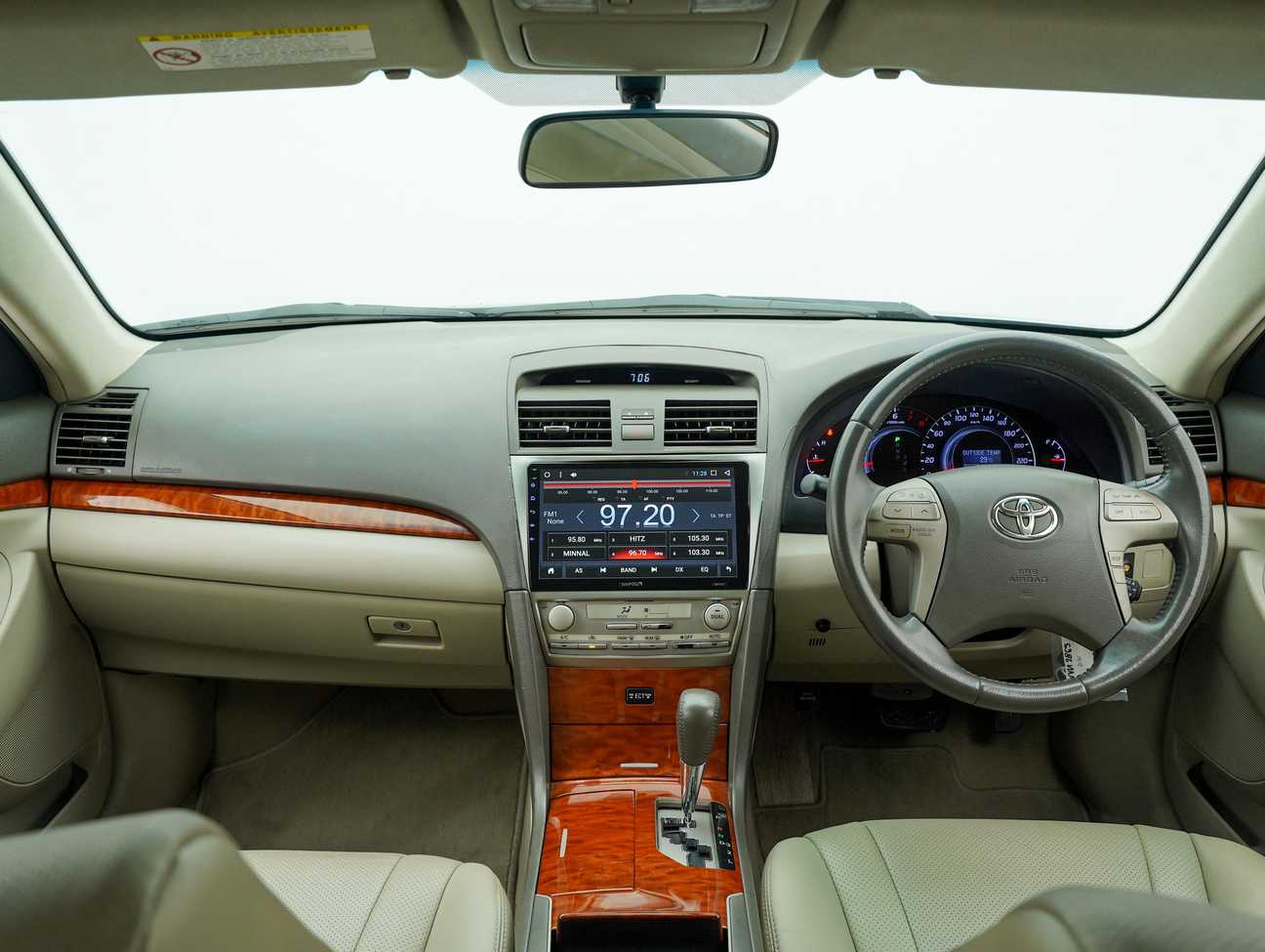 terpakai 2011 Toyota Camry G 2.0