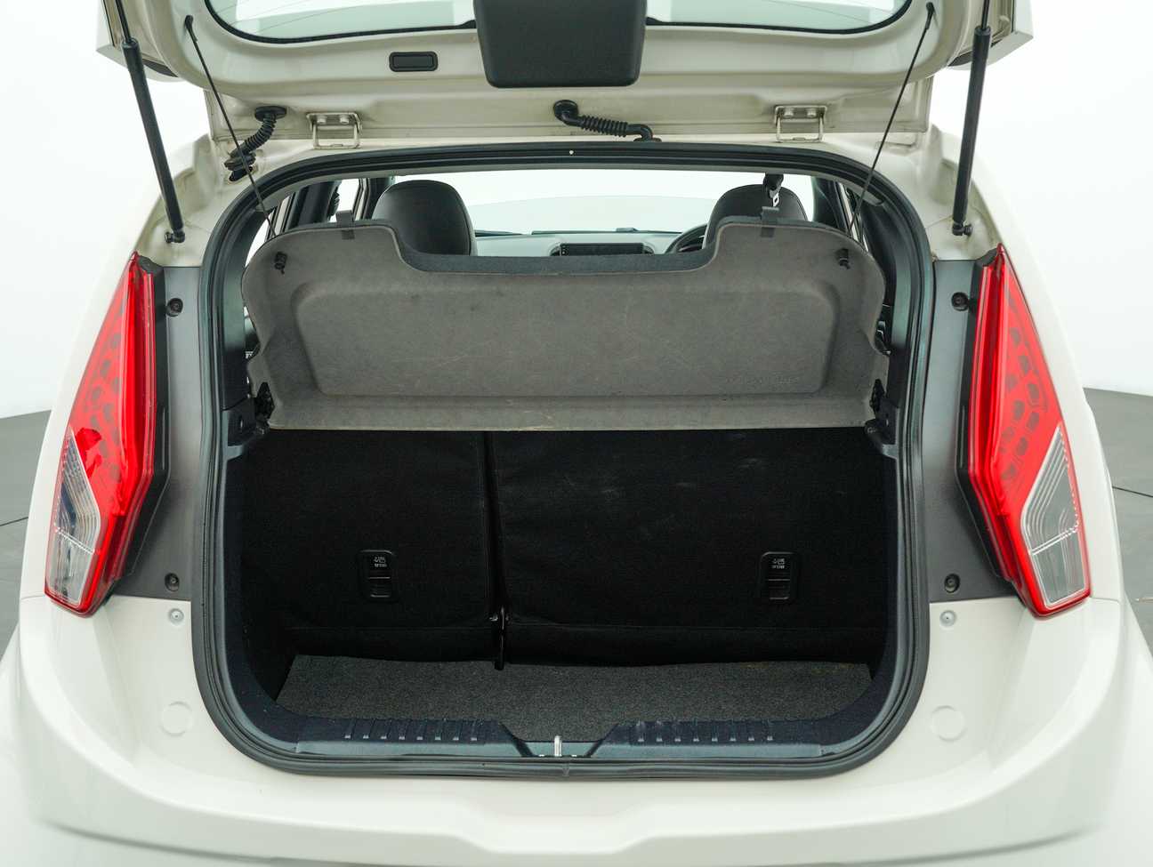 terpakai 2015 Proton Iriz Premium 1.6