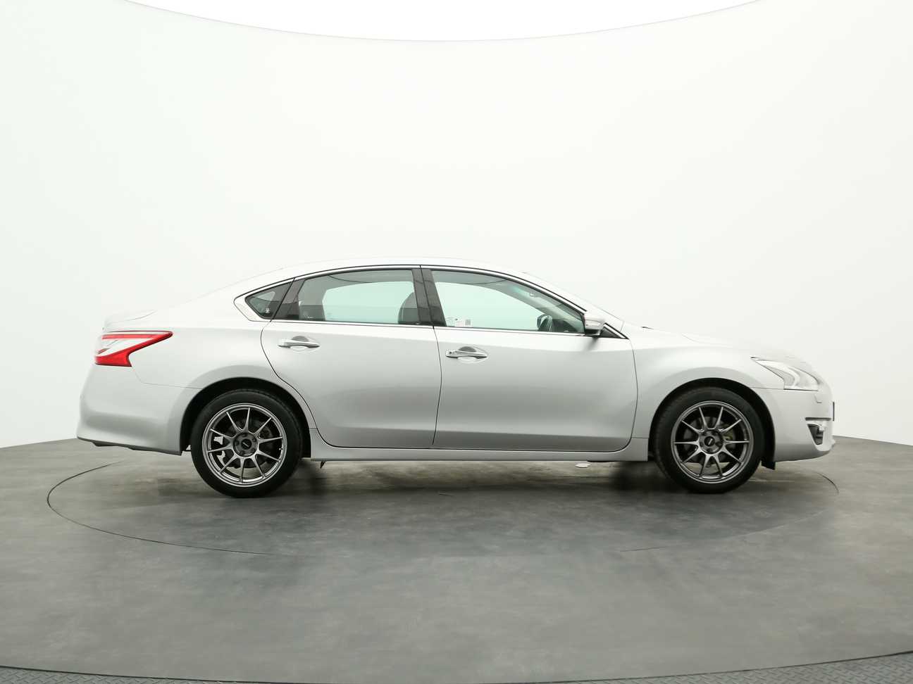 terpakai 2014 Nissan TEANA XV 2.5