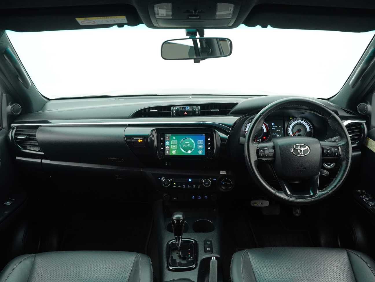 terpakai 2020 Toyota Hilux Black Edition Dual Cab 2.8