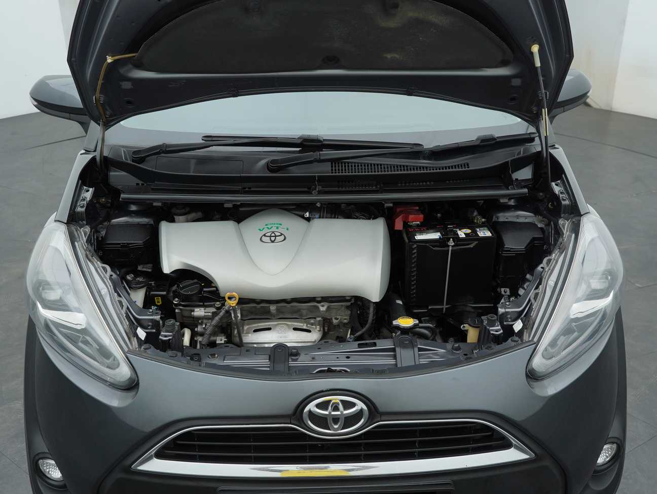 used 2017 Toyota Sienta V 1.5