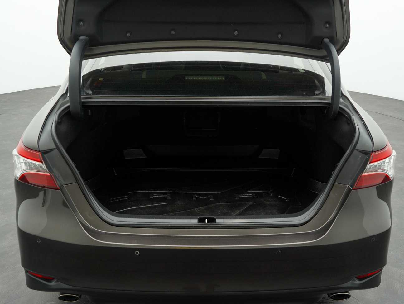 terpakai 2019 Toyota CAMRY V 2.5