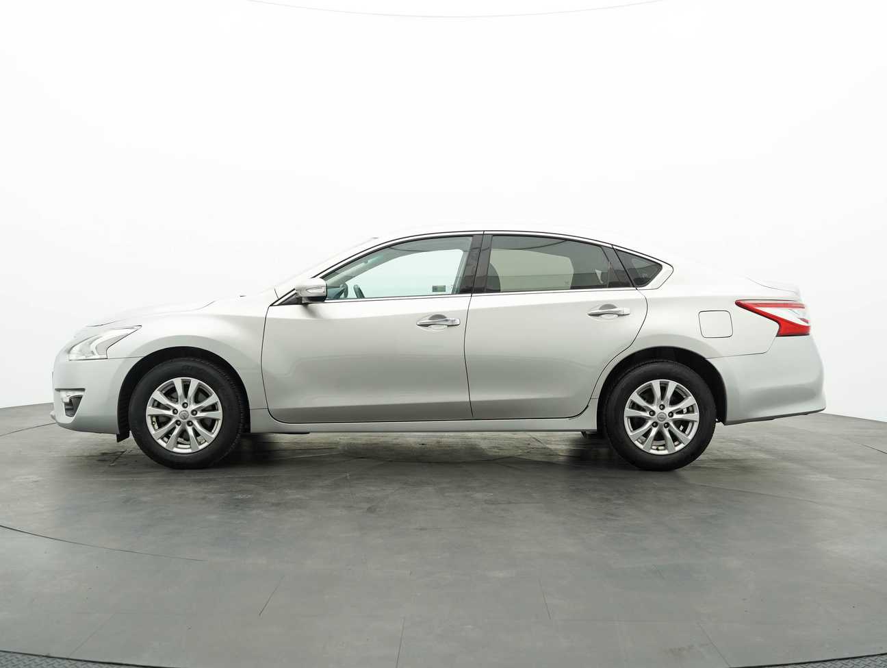 used 2015 Nissan TEANA XE 2.0