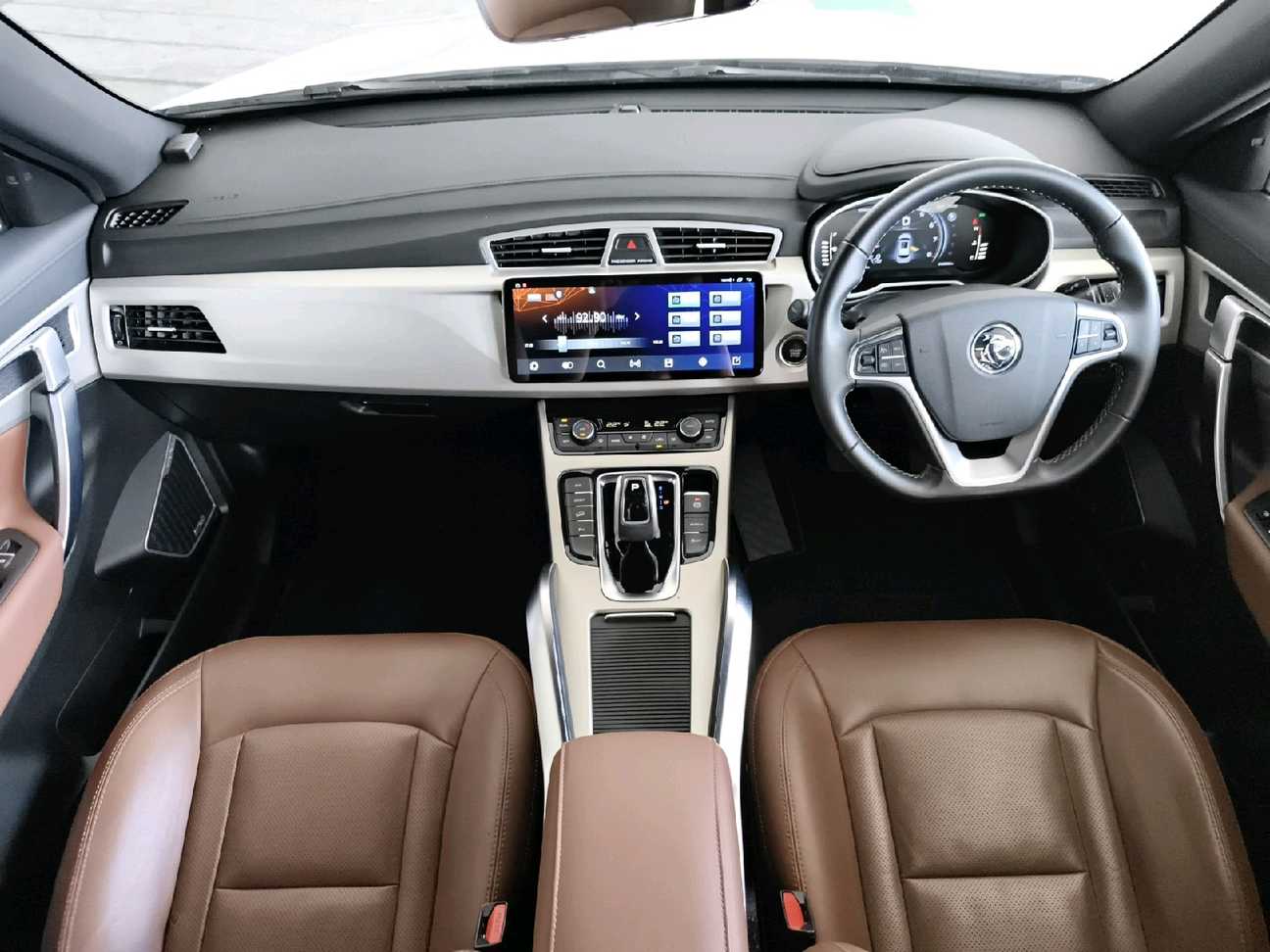 used 2023 Proton X70 Premium 1.8