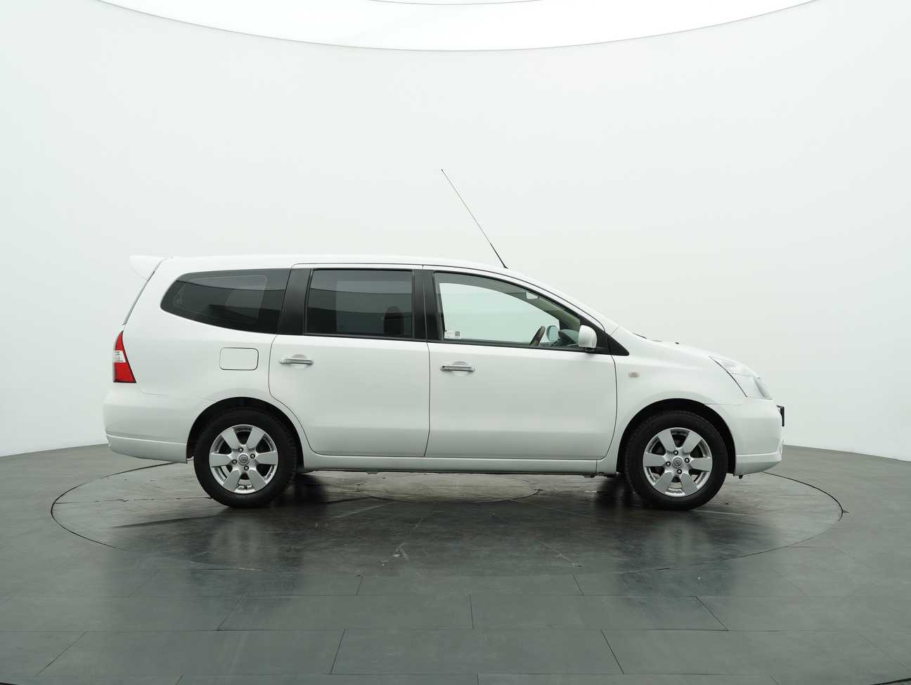 used 2011 Nissan Grand Livina Comfort 1.8