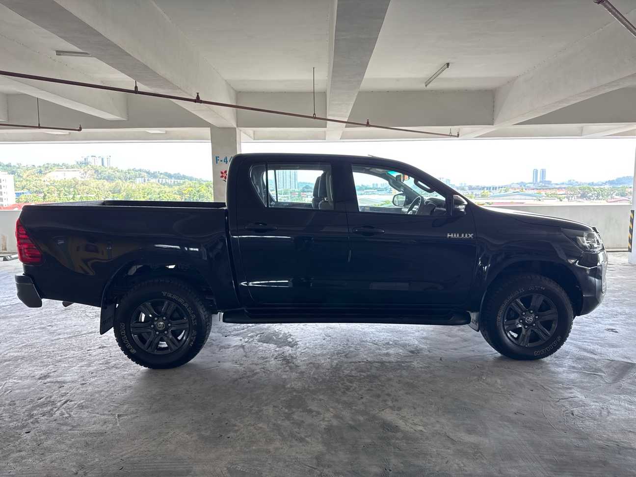 terpakai 2022 Toyota Hilux E Dual Cab 2.4
