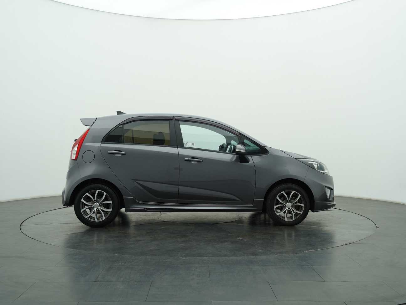 terpakai 2015 Proton Iriz Executive 1.6