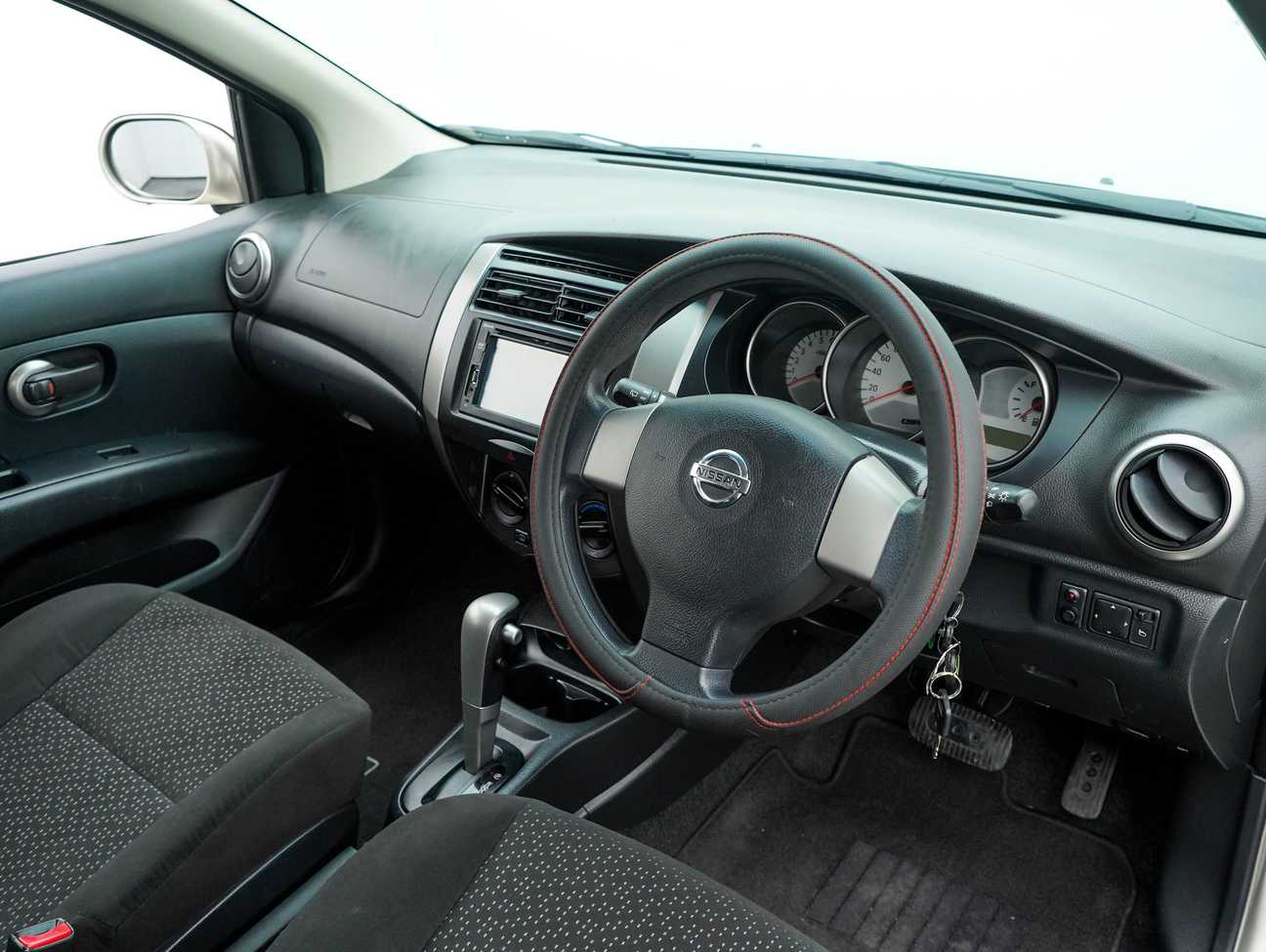 terpakai 2013 Nissan Grand Livina ST-L Comfort 1.6