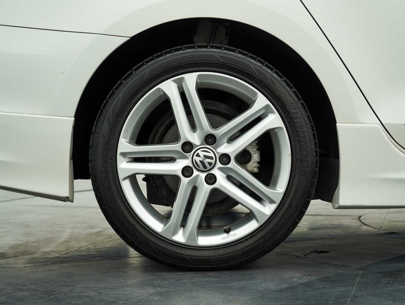 terpakai 2014 Volkswagen Jetta TSI 1.4