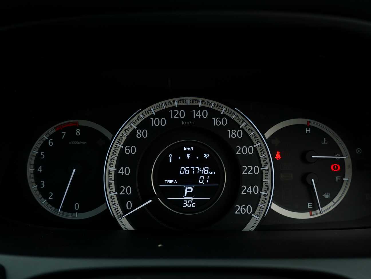 terpakai 2016 Honda Accord i-VTEC VTi-L 2.0