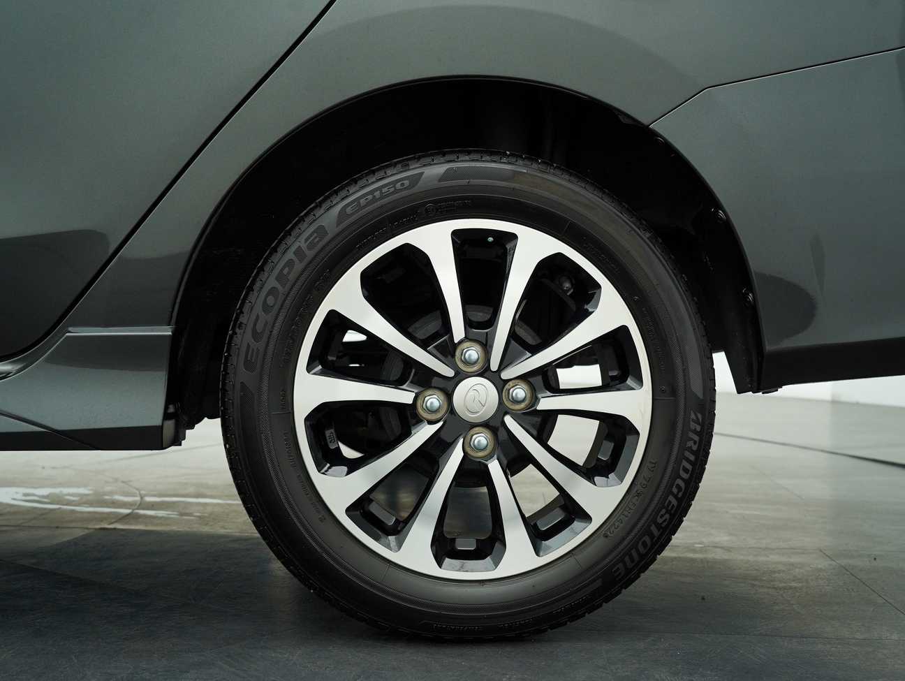 terpakai 2022 Perodua Bezza Advance 1.3