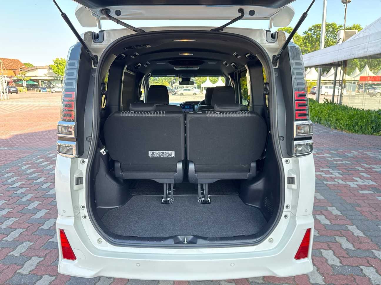 used 2019 Toyota Voxy ZS Kirameki Edition 2.0