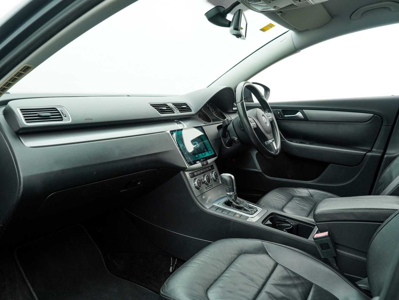 terpakai 2014 Volkswagen Passat TSI 1.8