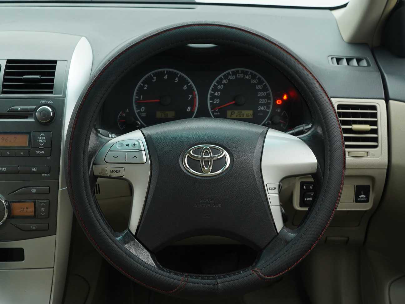 used 2011 Toyota Corolla Altis E 1.8