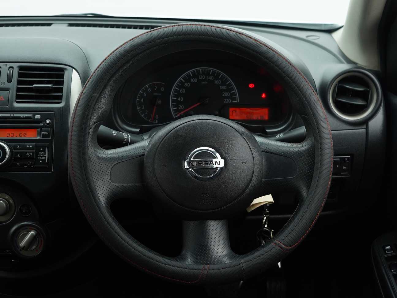 terpakai 2012 Nissan Almera E 1.5