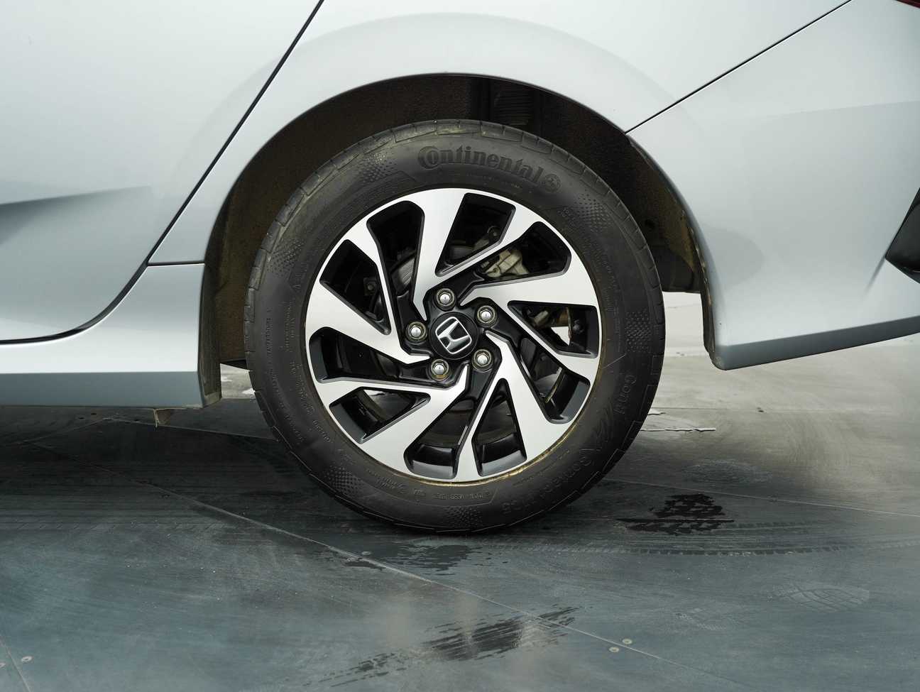 terpakai 2018 Honda CIVIC I-VTEC 1.8