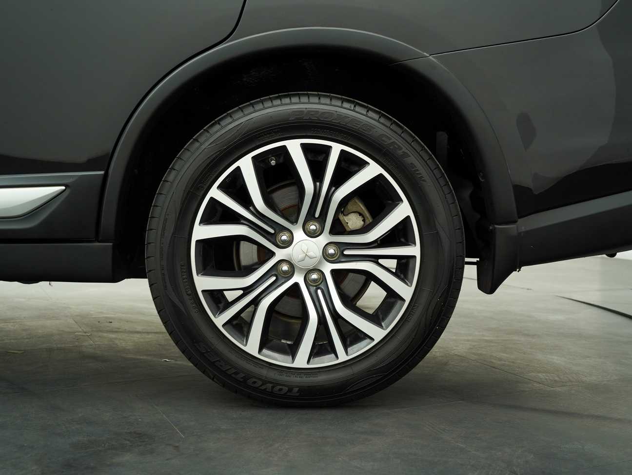 terpakai 2019 Mitsubishi Outlander  2.0