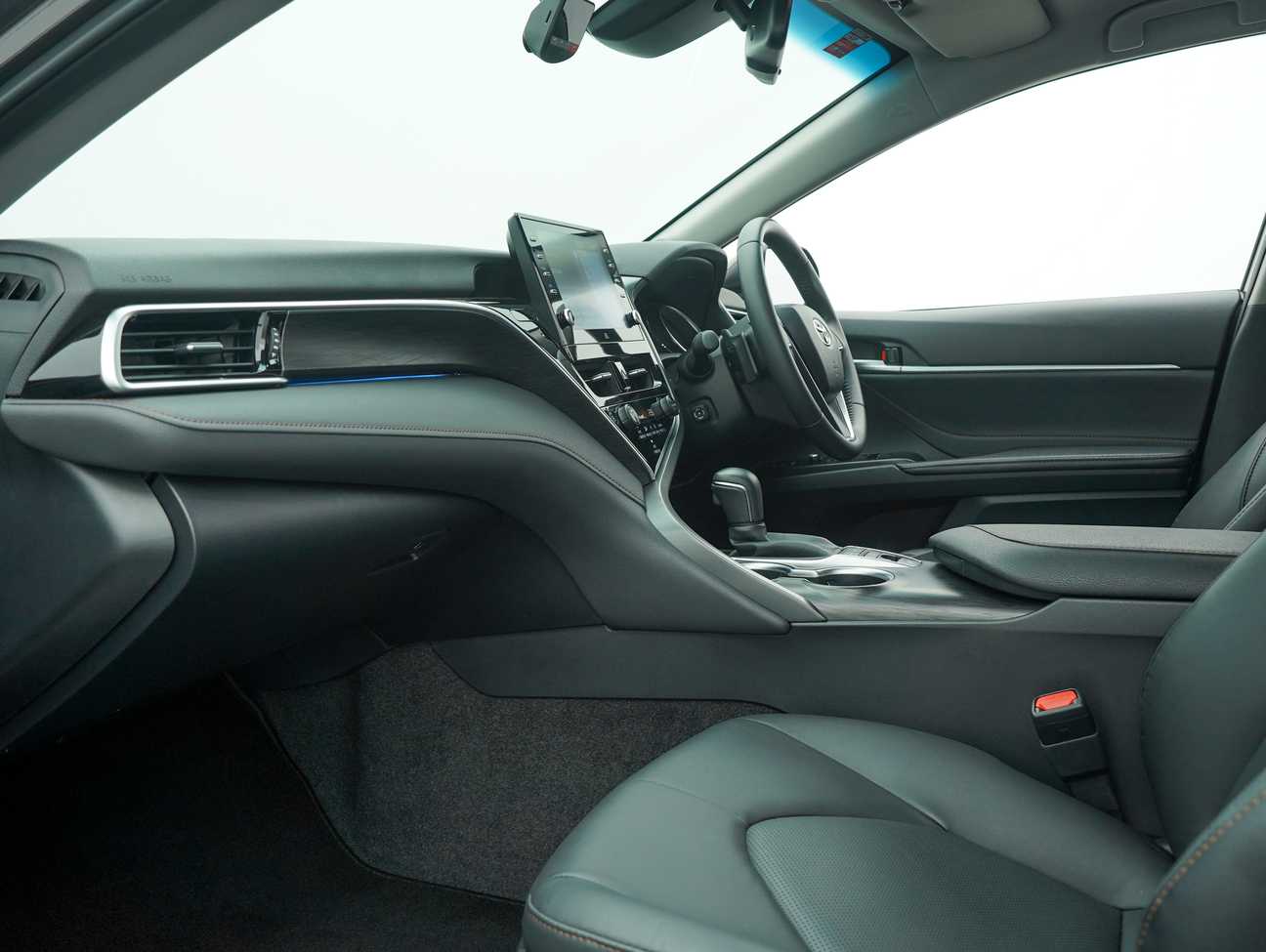 used 2023 Toyota Camry V 2.5