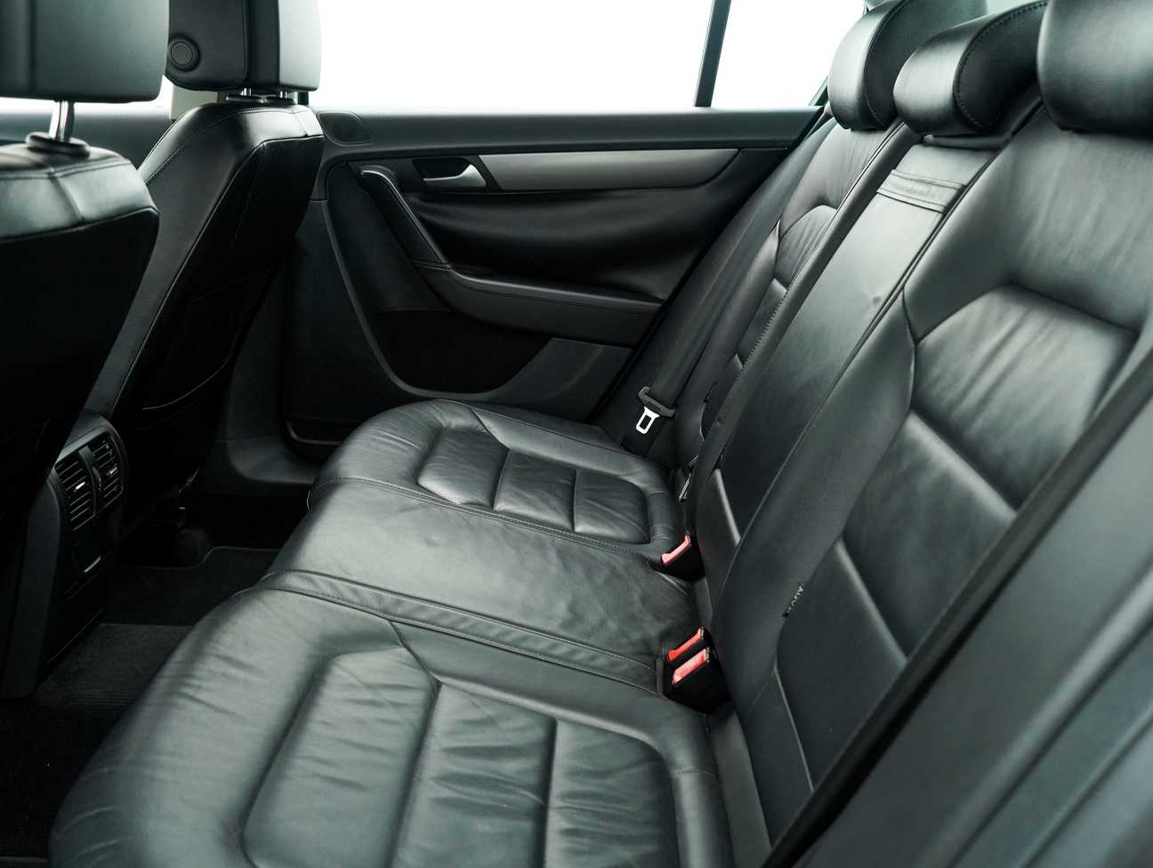 terpakai 2014 Volkswagen Passat TSI 1.8