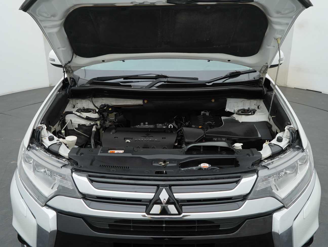 used 2016 Mitsubishi Outlander  2.4